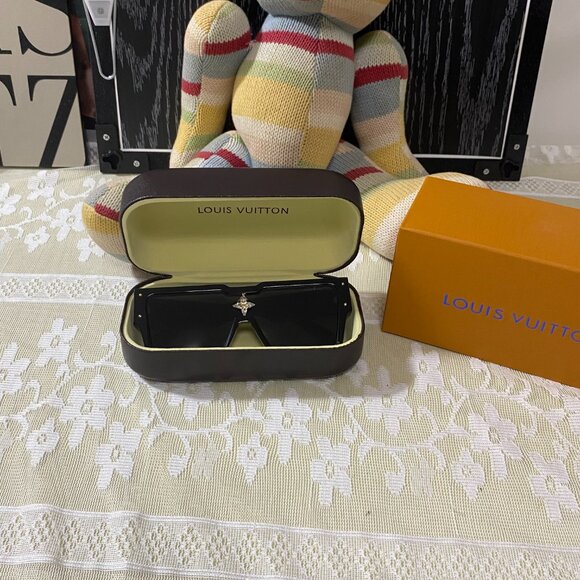 Louis Vuitton Brown Sunglasses with Silver Accents - Picture 1 of 8